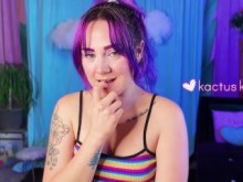Pee Countdown + CLEAVAGE TASE (video completo)