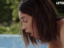 La novia del coño peludo consigue su jugoso coño follado por Rich BF - Whitboxxx
