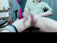 【Para mujeres】 El niño japonés no puede dejar de correrse en este video de aficionado real 【Cumming varias veces】