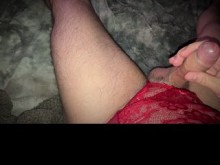 El hombre se masturba en el cuerpo de encaje de la entrepierna abierta a una corrida palpitante de empuje de la cadera - Precum Play Cumshot