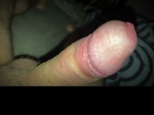 Parte 2 - Escucho a mi vecina follar por las noches - Mi polla está cubierta de semen seco del orgasmo anterior