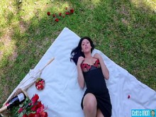 Parada de autobús de Beverly Hills ¡¡¡Romántica mamada de garganta profunda y facial estilo perrito!!! Cadenas Alexa