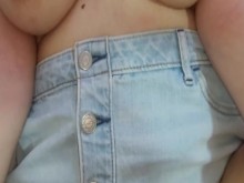 Hermanastra con grandes tetas rebotando usando mi polla para complacerse a sí misma