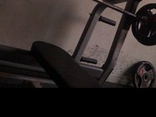 Sacudiéndome la polla en el gimnasio público