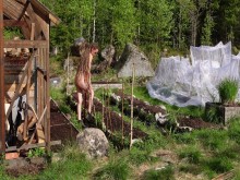 Pareja haciendo el amor en el jardín - RosenlundX - 4K