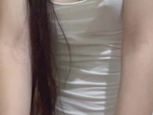 A mi novia le encanta mirar mis tetas pequeñas cuando hacemos tijeras.