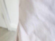 linda sumisa recibe una palmada en el culo || lindo romance lésbico