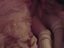 Príncipe persiguiendo a princesa a través del bosque lleva a un juego de juguetes caliente - ForPlay Films