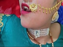 Hermosa pareja india en el dormitorio Sexo romántico audio hindi claro